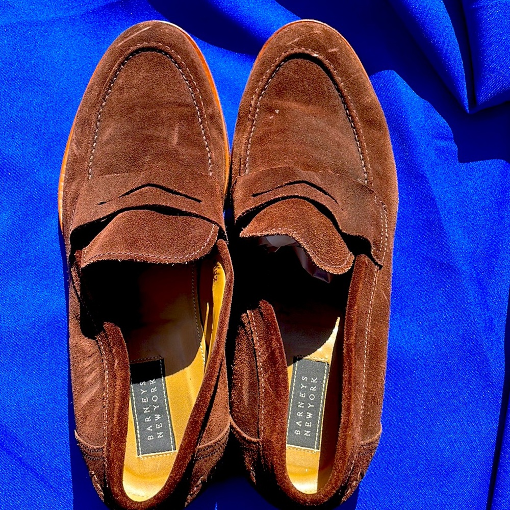 Brown men’s shoes. Barneys New York. Confortable loafers.